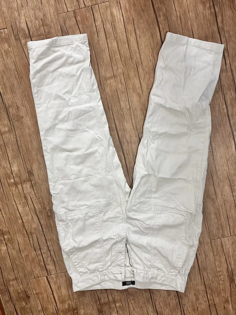 Gentleman's Standard Puttyg White Pants