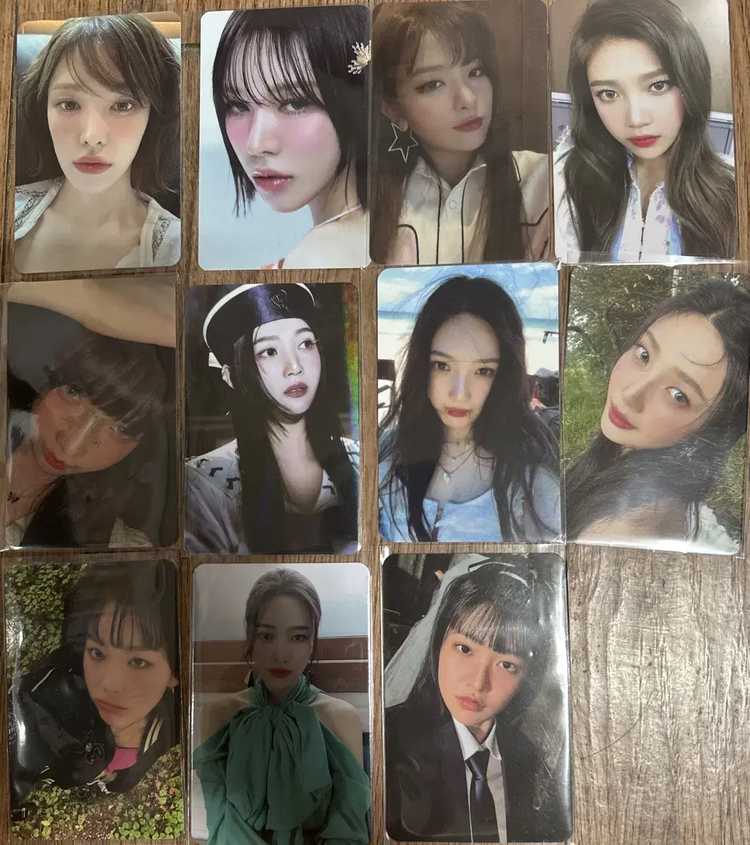 Red Velvet wendy joy seulgi yeri sells photo kards