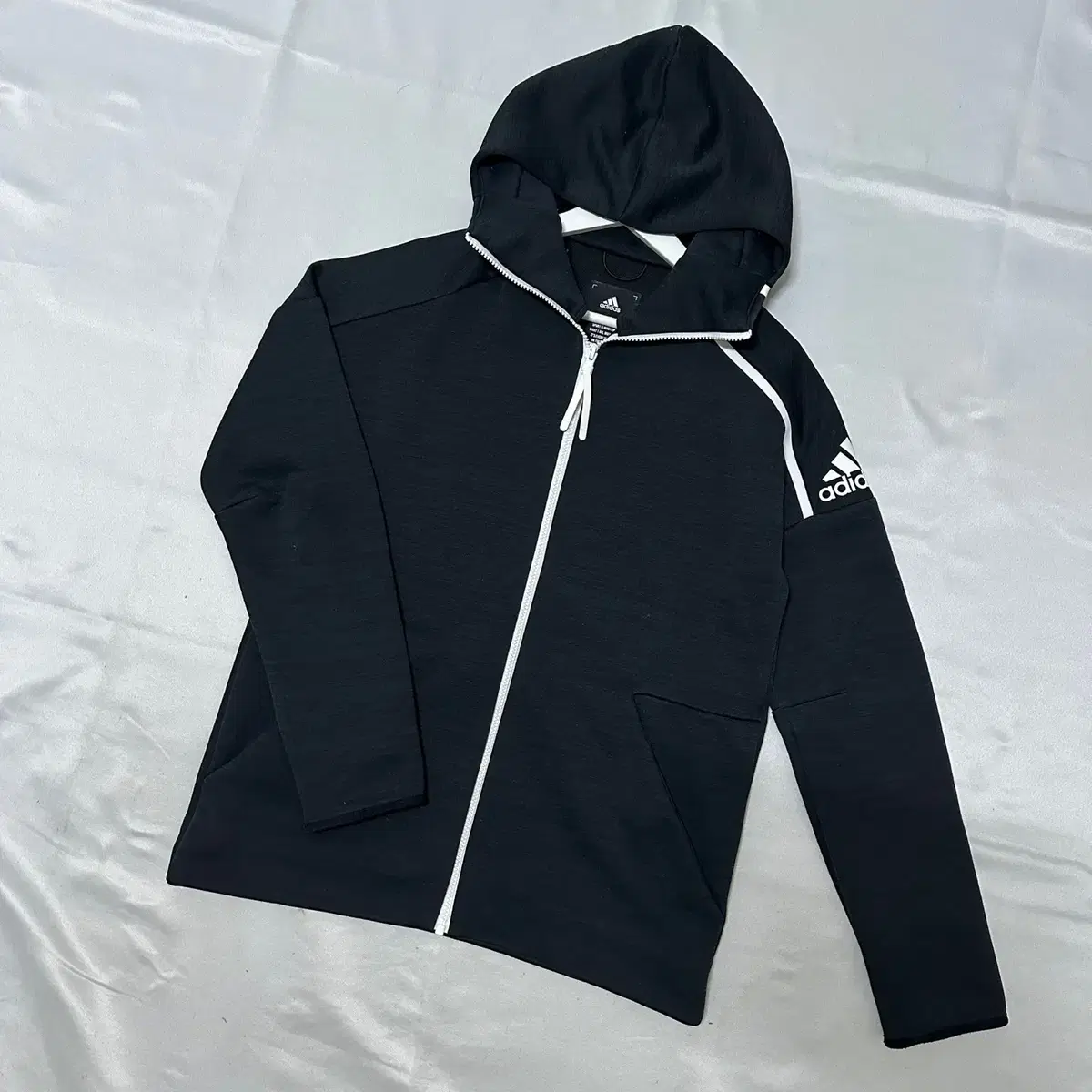 [L] Adidas Hoodie JYP Shop Manwon