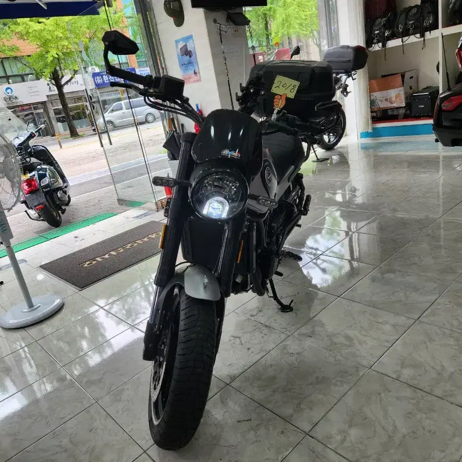 베넬리 레온치노 500cc 년식2018 무사고 무꿍 무슬림 동네 마실용