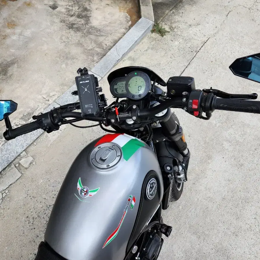 베넬리 레온치노 500cc 년식2018 무사고 무꿍 무슬림 동네 마실용