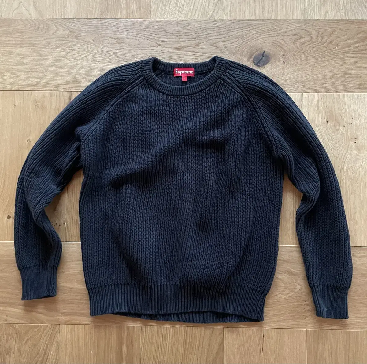 Genuine) Supreme Black Knit Sweater