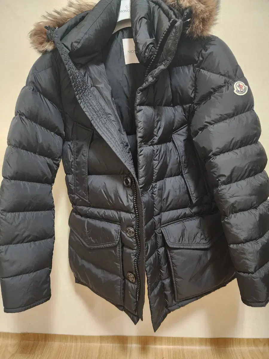 I have a pair of Moncler Clooney 2's, size 21-22, for sale.