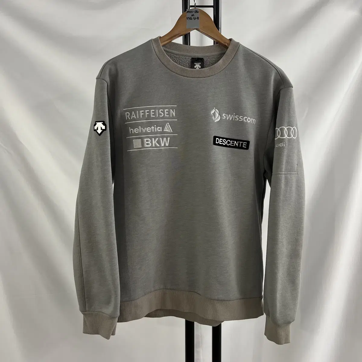 [Genuine/M] Descent Brushed Audi Ski Team Grey Tops