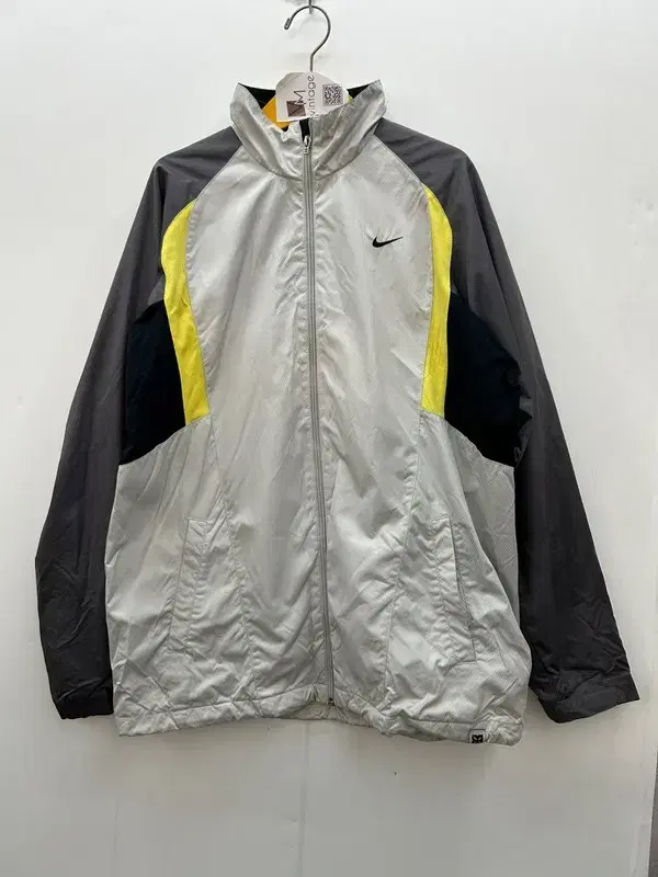 105 Nike Windbreaker Old School ClimaFit Jacket Gray