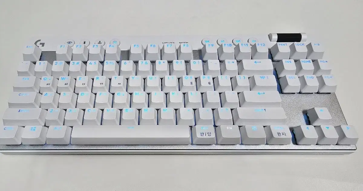 로지텍 G PRO X TKL 화이트 갈축 팝니다.