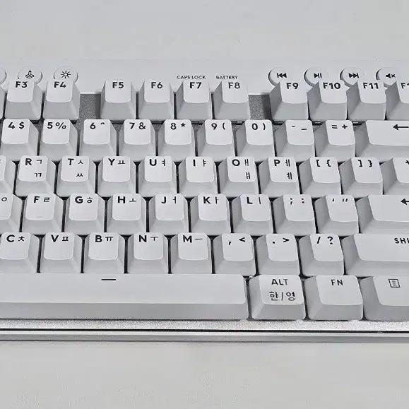 로지텍 G PRO X TKL 화이트 갈축 팝니다.