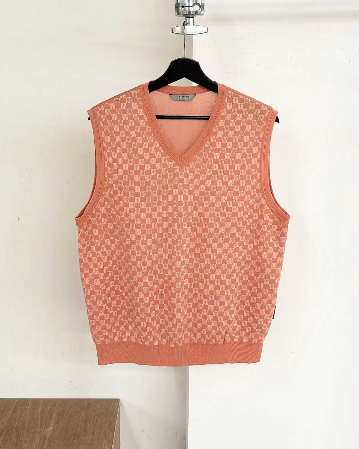 Givenchy Man Pink Logo Pattern Sleeveless Sweater