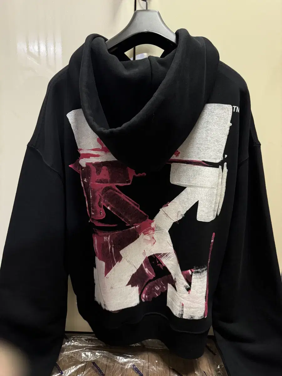 Off-White acrylic Arrow Hoodie