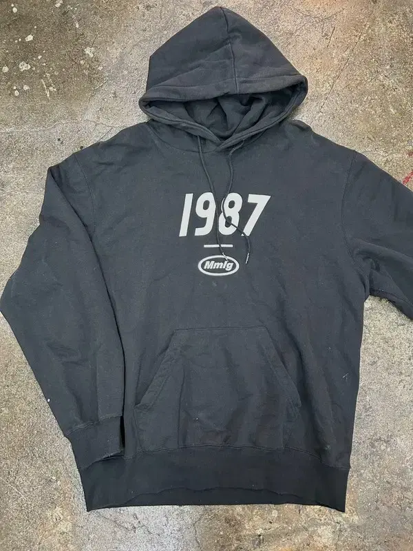 Large MMLG 1987 Overfit Hoodie Black Vintage Look