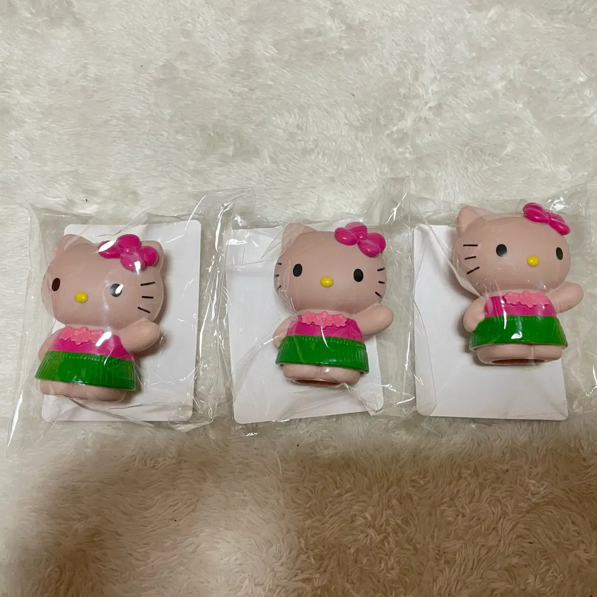 Hello Kitty Hawaii Kitty Finger Figures