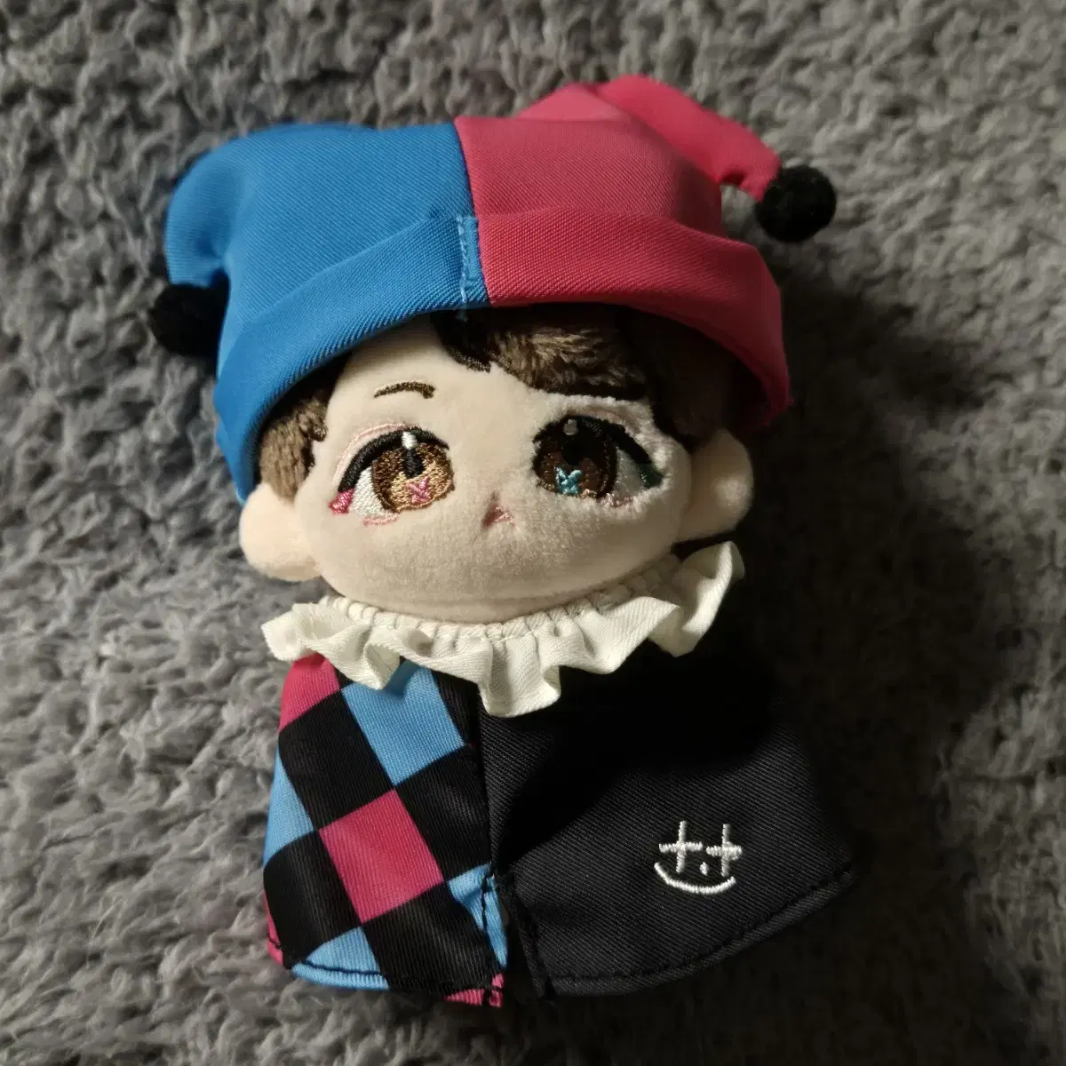 I'm selling my J-Hope 10cm doll, Zeke:)