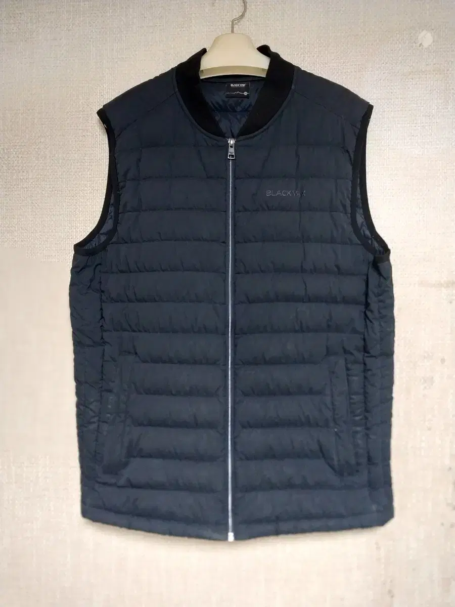 Blackyak) Padded Vest 105