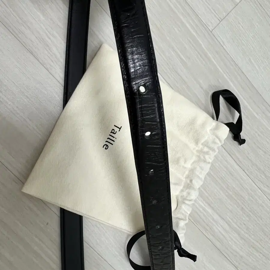 타일레 CAVA BUCKLE THIN BELT BLACK CROCO 90