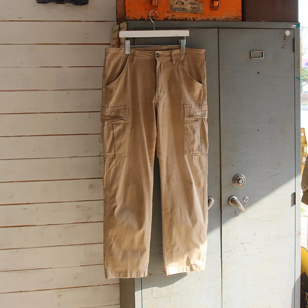 (Worn Cut) Wrangler Cargo Pants (Men's 35)