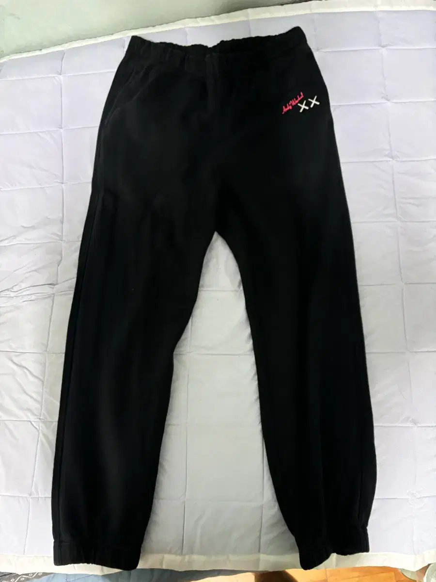 Uniqlo UT Training Pants size M tried on 1 time and sold like new