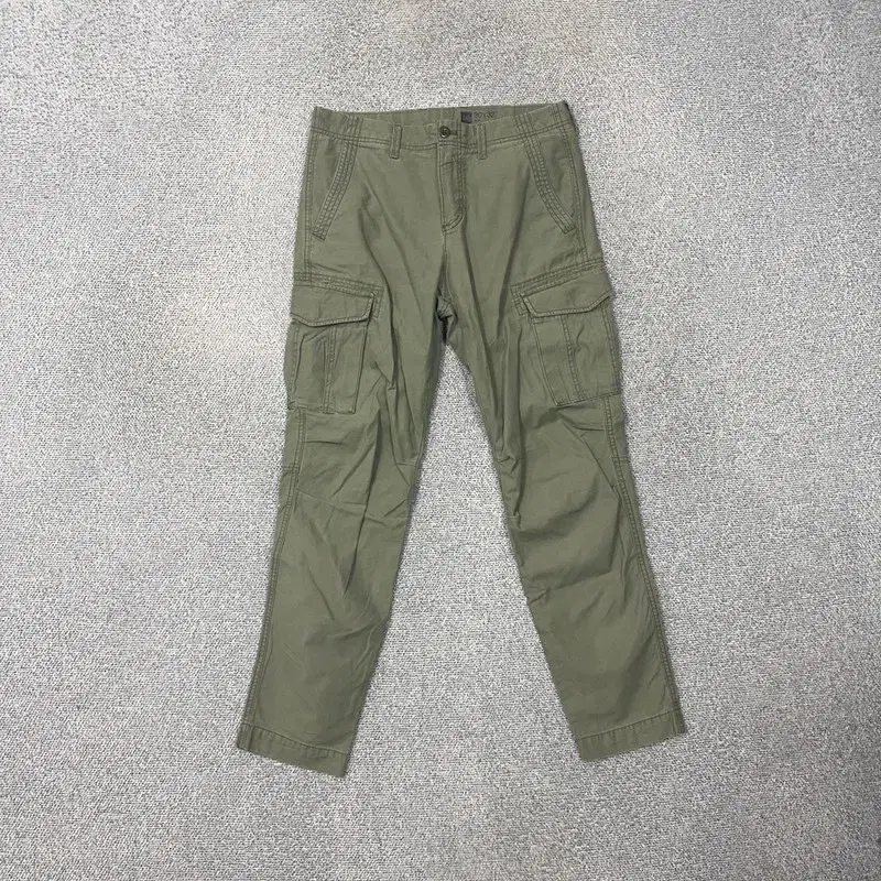 Gap Casual Khaki Cargo Pants 30 32