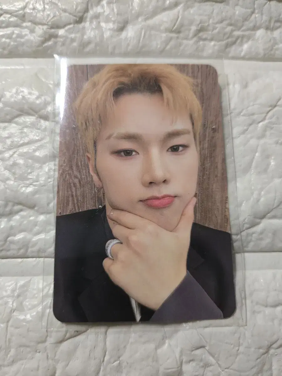 XDIZ Jungkorn Integer photocard wts