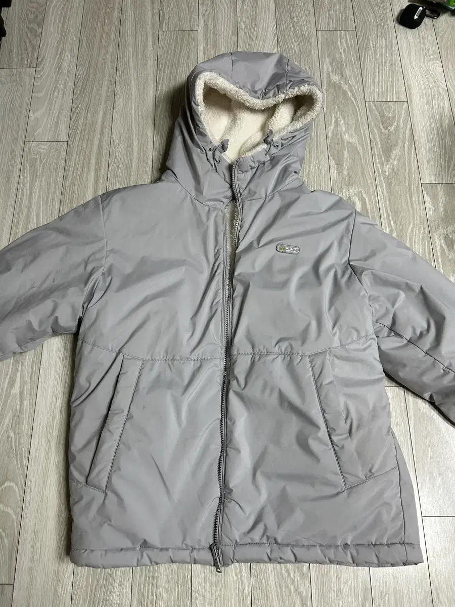 Igloo short padded jacket size M sells