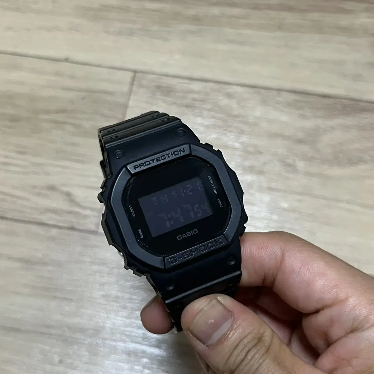 지샥 dw5600bb 판매.