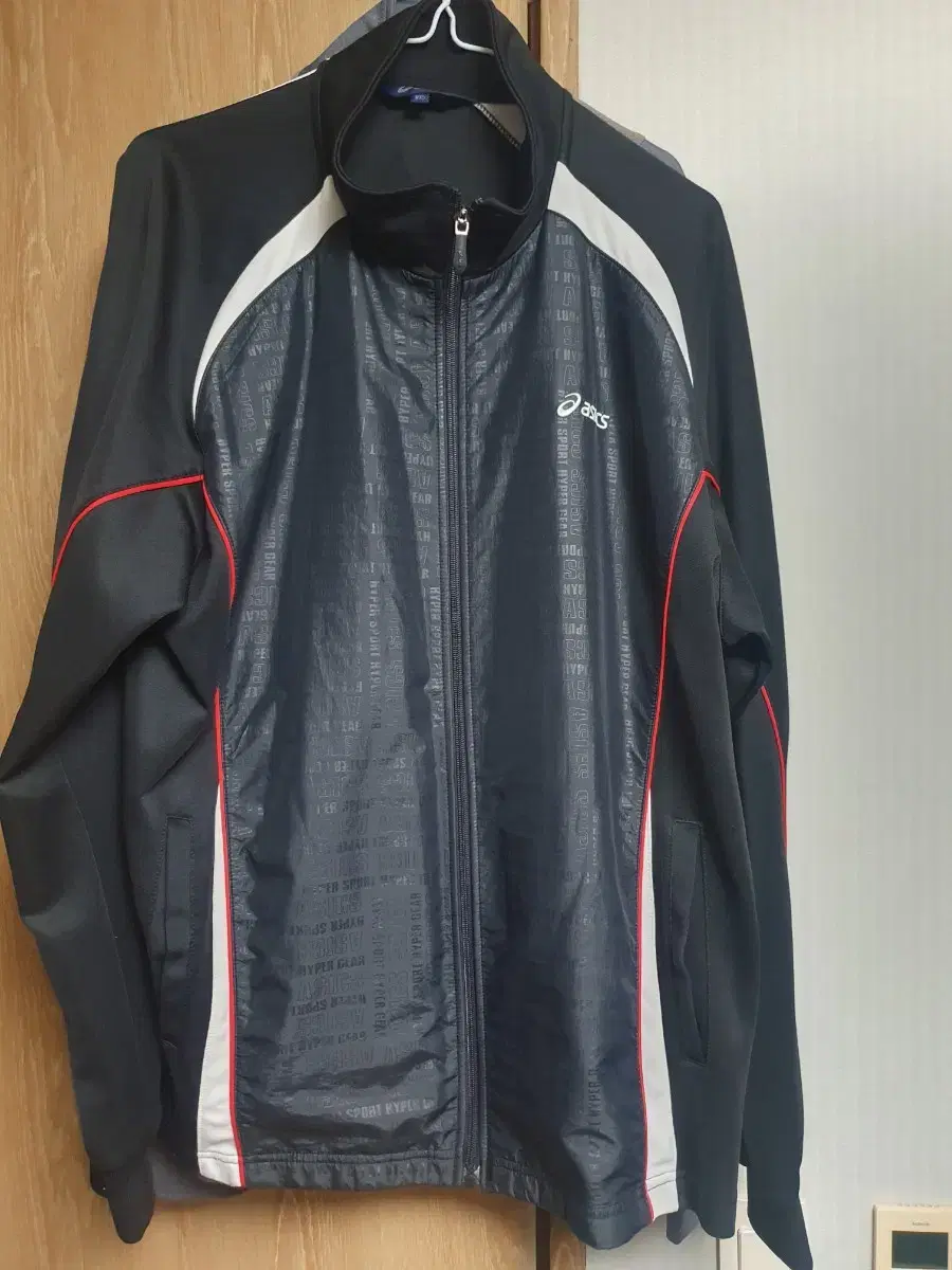 Asics Training Zip-up Jacket 105