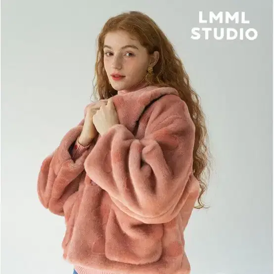 [원가 22만원]lmml studio 핑크 퍼 자켓