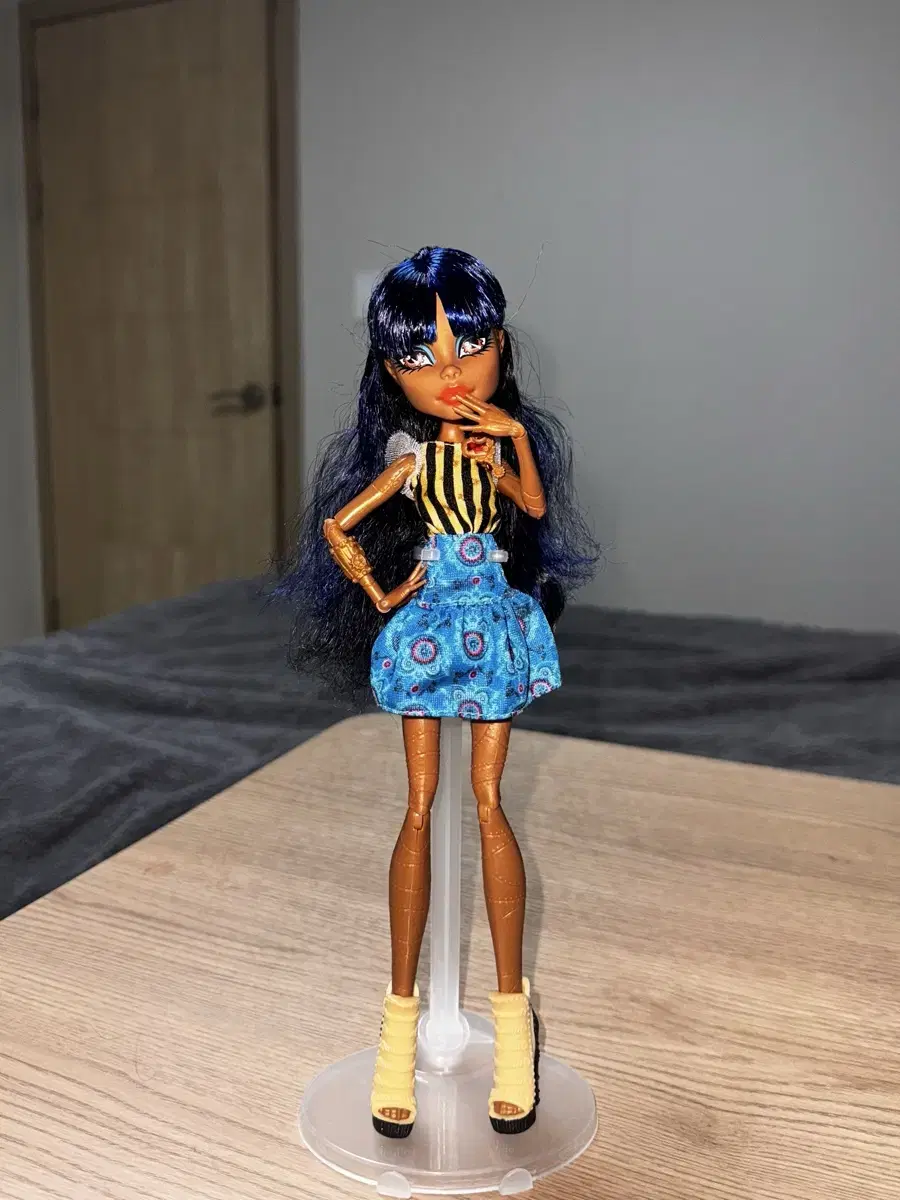 Quick sale) Monster High Rebecca's Team doll sells