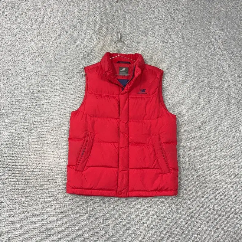 New Balance Logo Red Padded Vest M