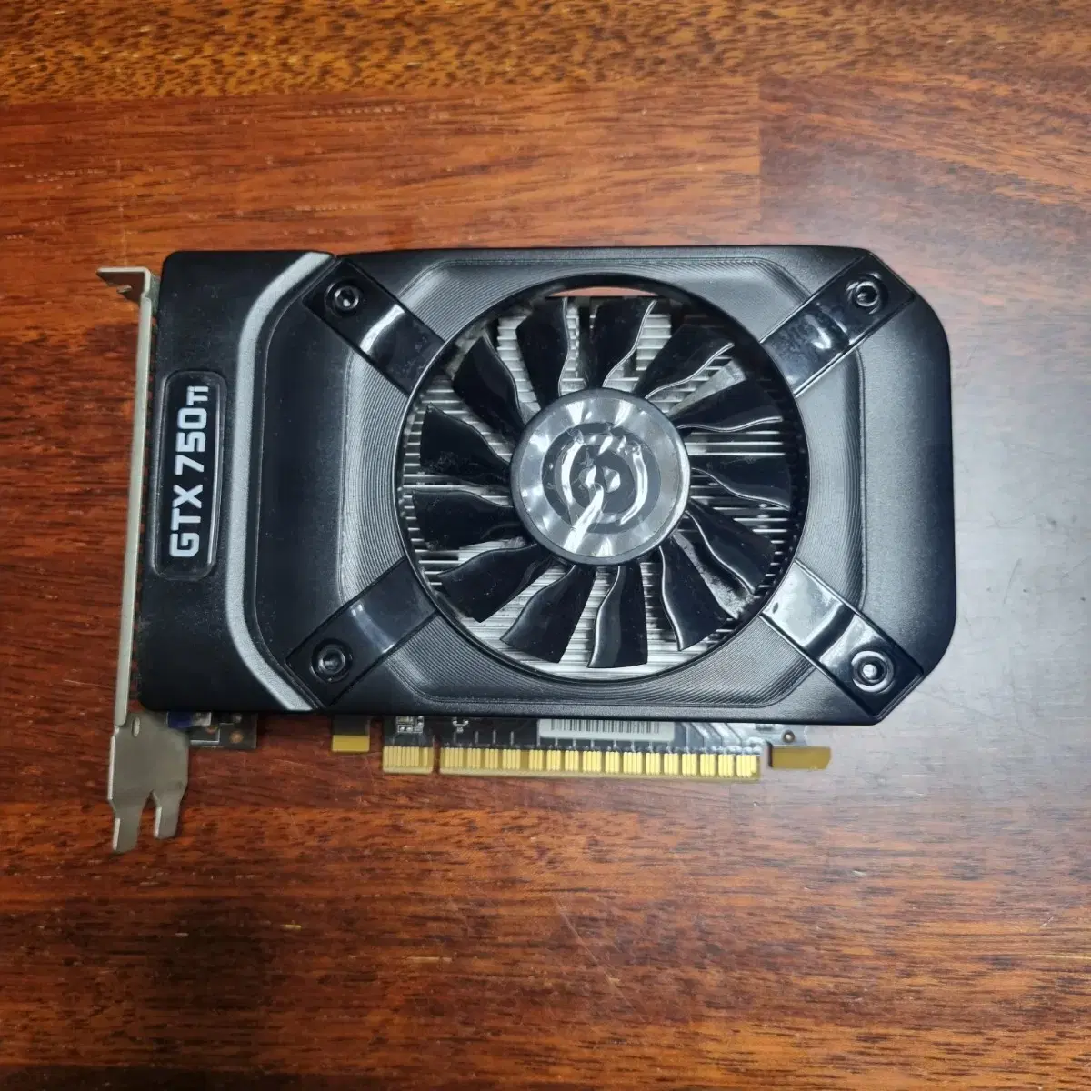 이엠텍 GTX 750ti 그래픽카드