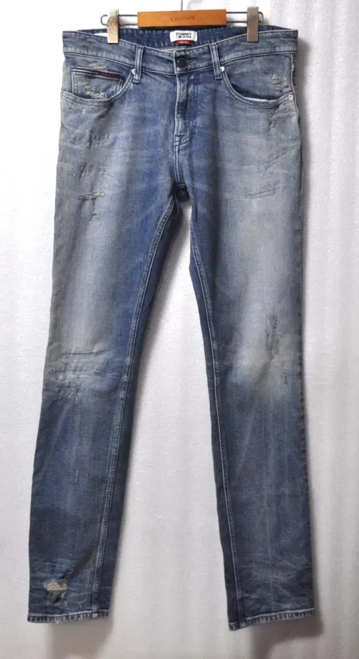 Tommy Hilfiger/Men's Dystroid Slim Jeans(waist 33-34)