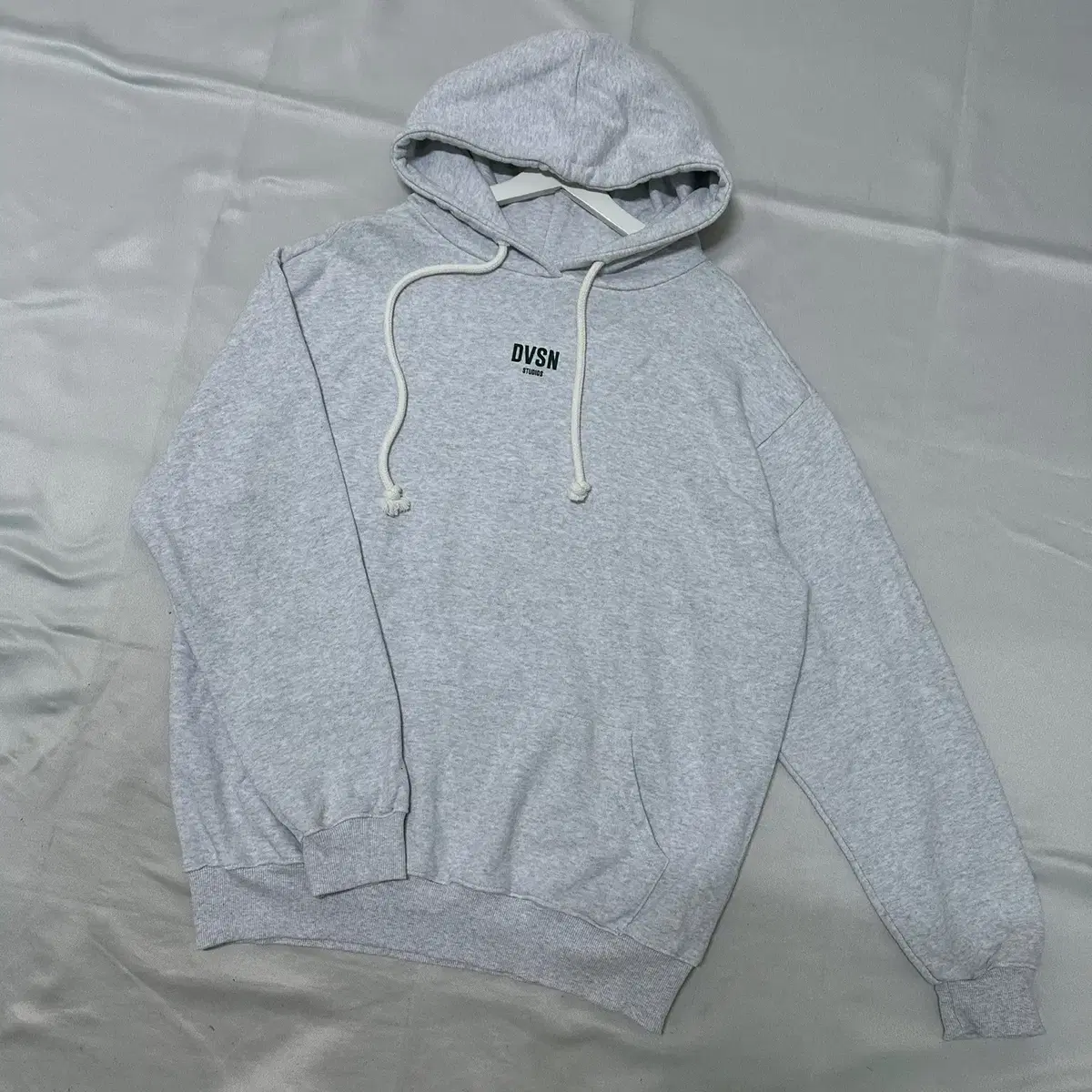 [L] D.O.S.N. Studio Hoodie Manwon Shop