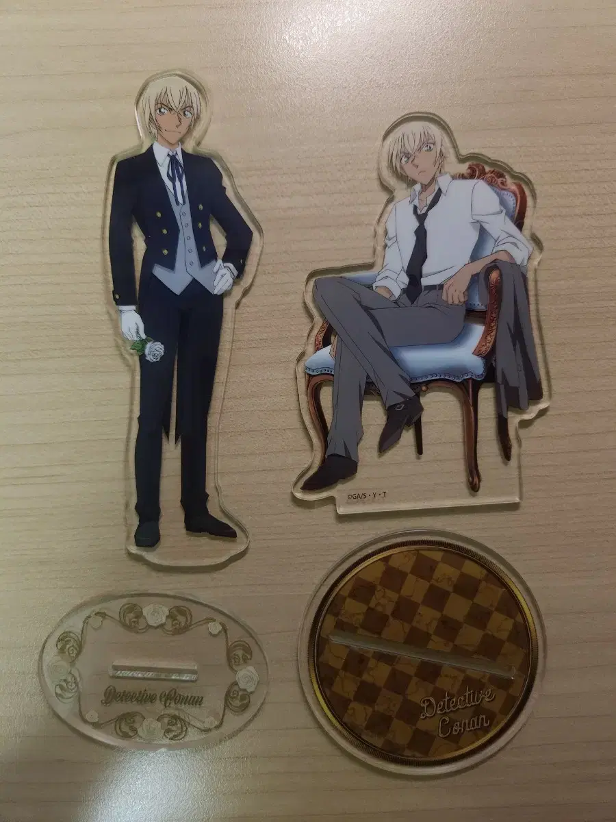 Detective Conan Amuro Toru Acrylic Stool with Tuxedo Chair