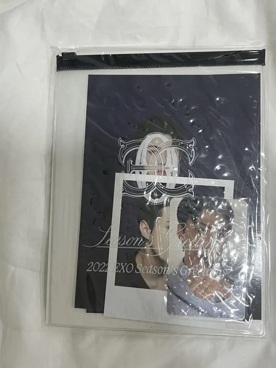 2022 exo season's greetings sehun I'm selling a full set.