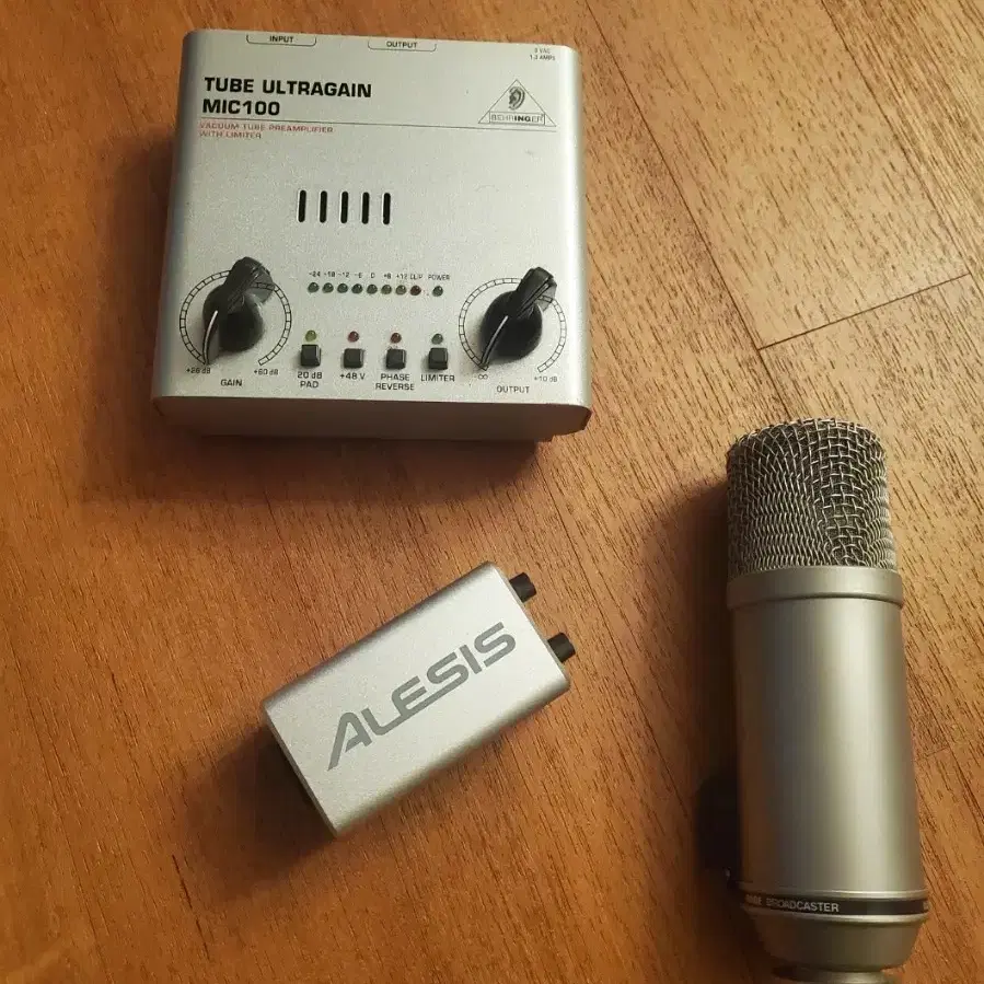 벨링거 tube ultragain mic 100