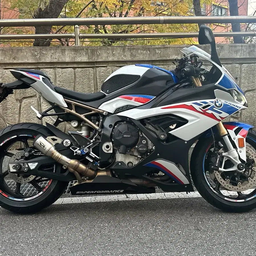 21년식 s1000rr m팩 판매합니다 업자 연락주지마세요