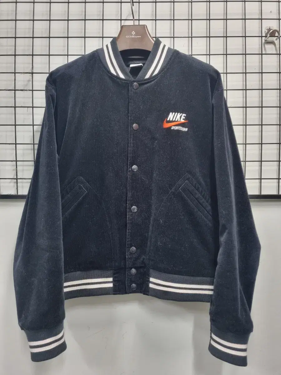 100L Nike Trend Bomber Jacket.