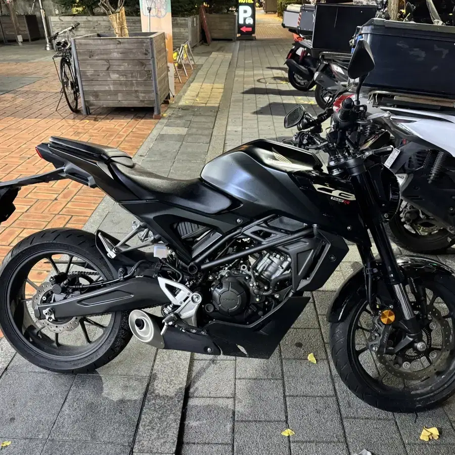 혼다 cb125r 2024년식