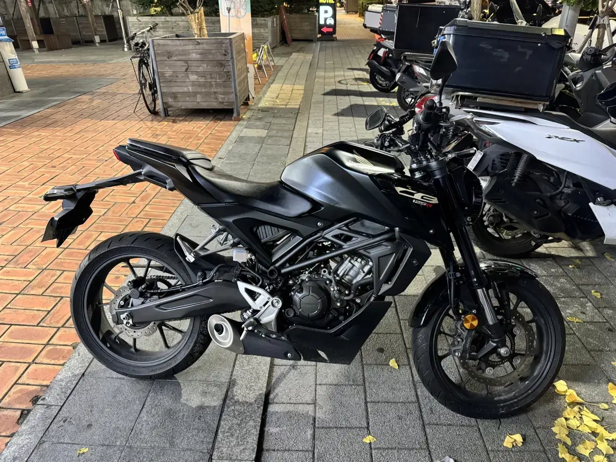 혼다 cb125r 24년식