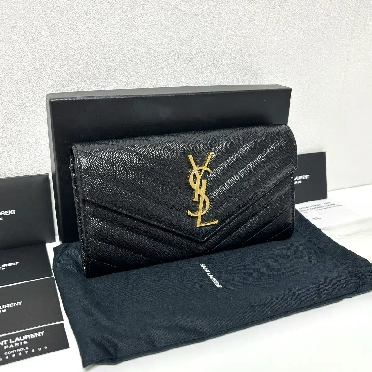 생로랑 YSL 로고 마틀라세 플랩 장지갑