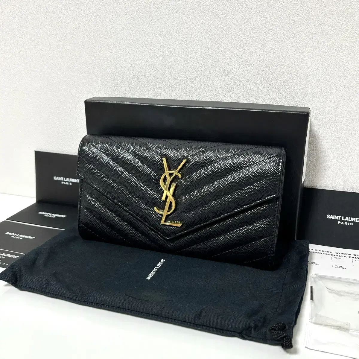 생로랑 YSL 로고 마틀라세 플랩 장지갑