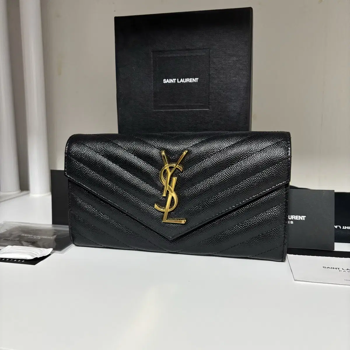 [A+급/정품] 생로랑 YSL 로고 마틀라세 플랩 장지갑