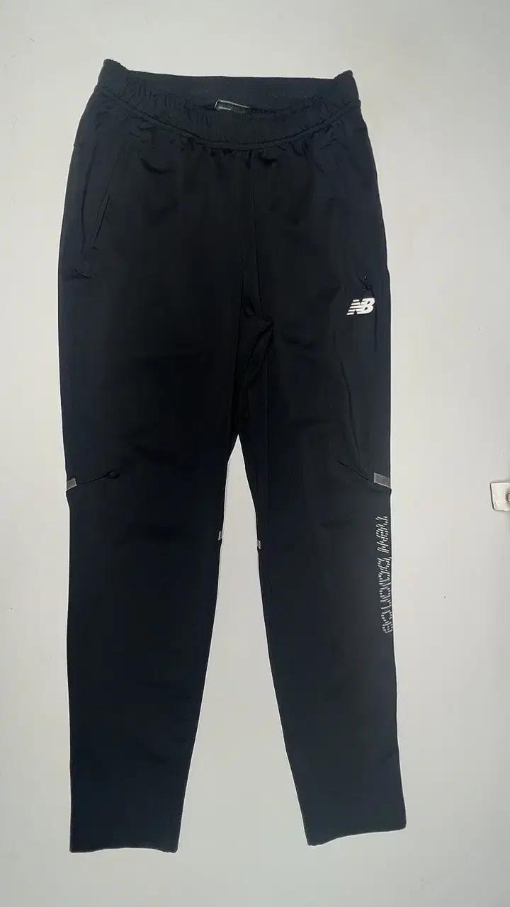 Size 7069 New Balance [All Seasons] Men's Sweatpants Size M