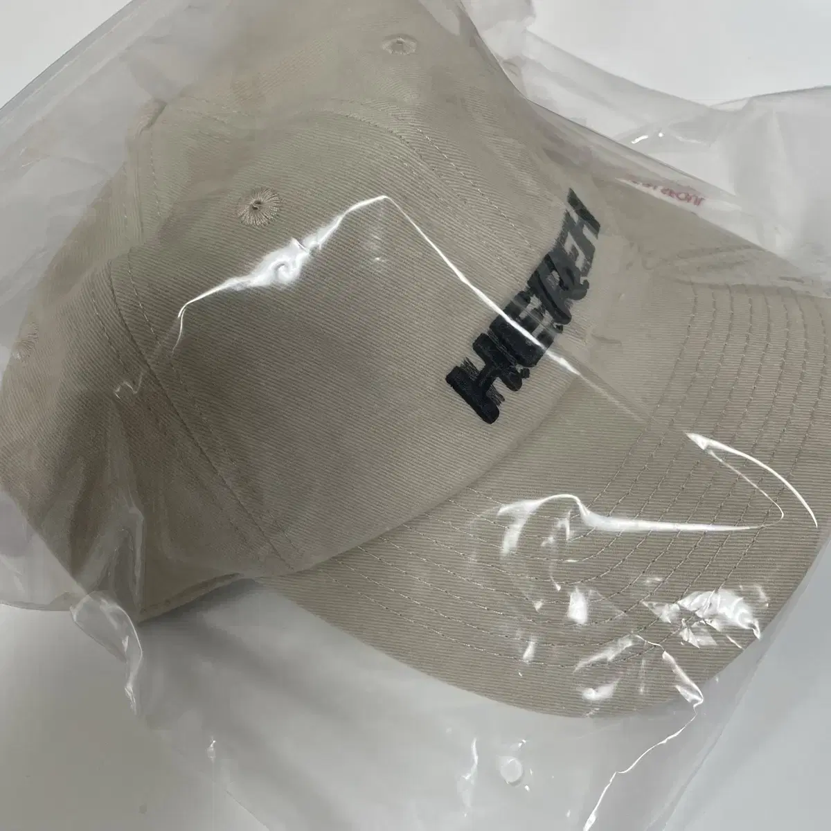 Unsealed iu Hulcon Ballcap Beige