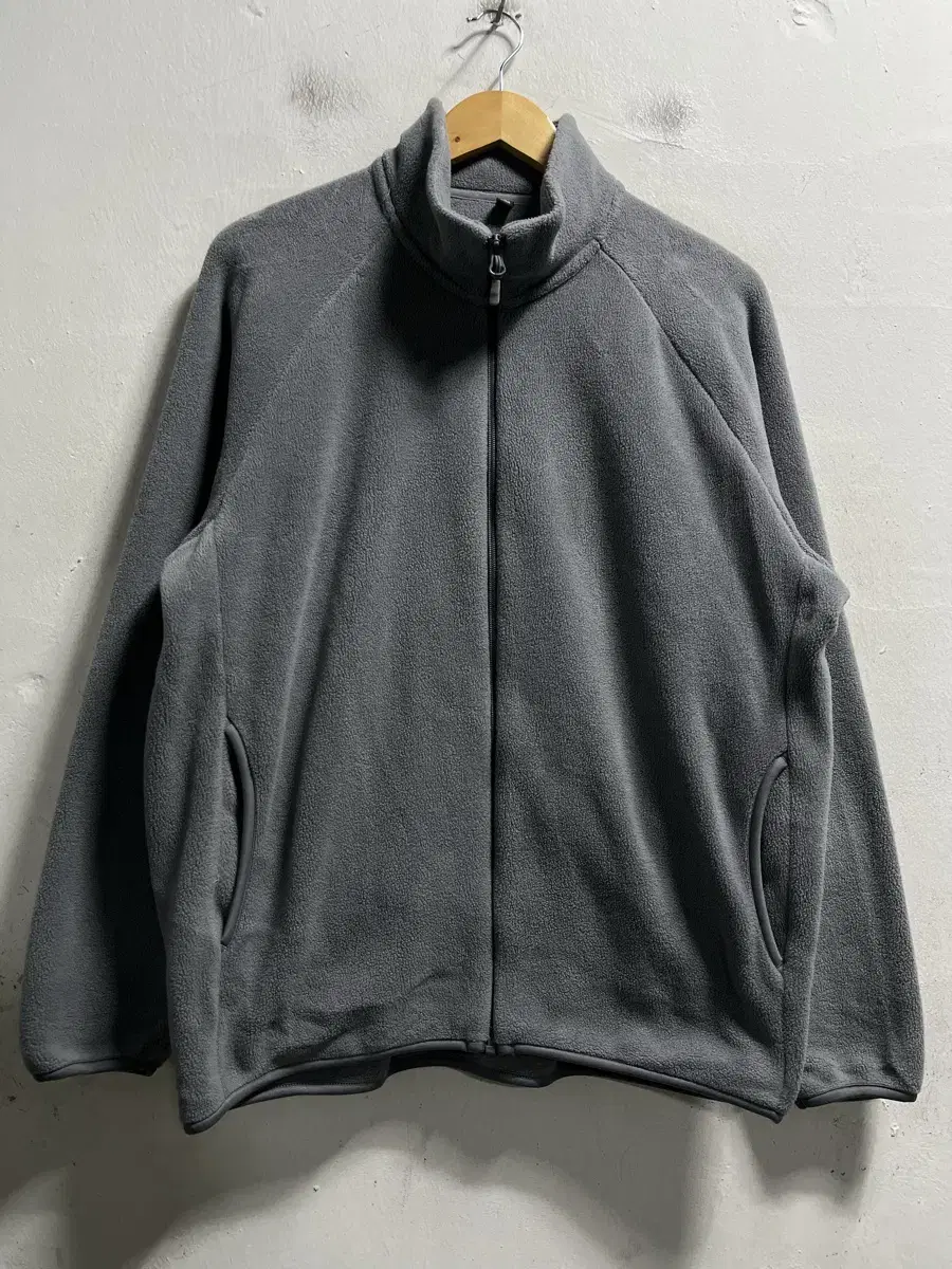 105-110 Uniqlo gray loose fit hoodie fleece zip-up genuine