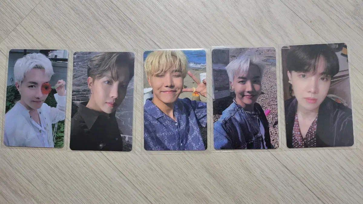 BTS Hoseok Photocard in bulk