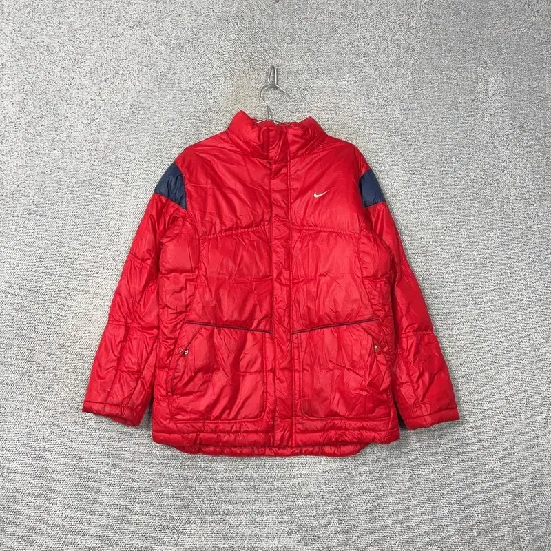 Nike Vintage Backlogo Red Padded XL