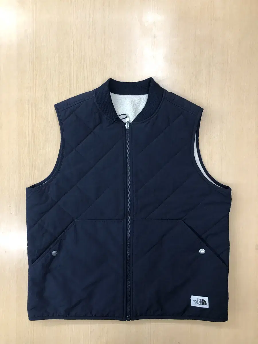 Size 100 (XL) The North Face Public Cuchillo Insulated Quilted Vest Black Lee