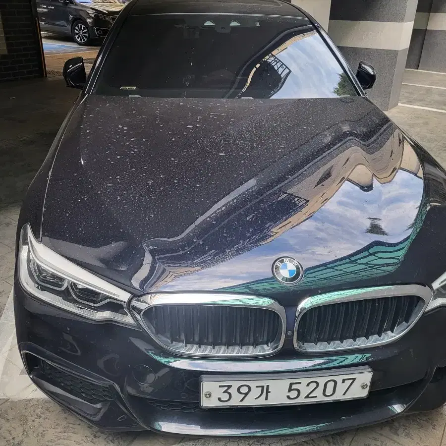 18년식2월520d 디젤4륜 xdrive m 스포츠 플러스최고등급