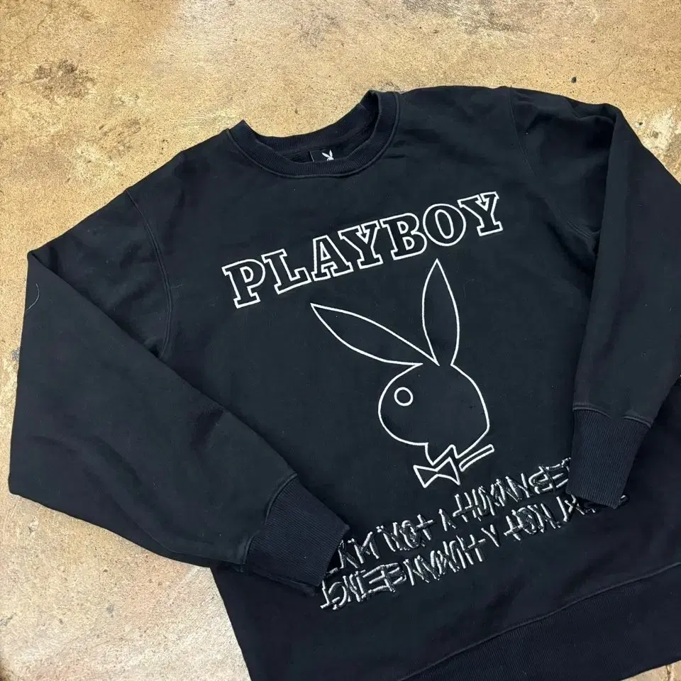 [ Genuine/M ] AEMNATHUMAN BEING X PLAYBOY 맨투맨