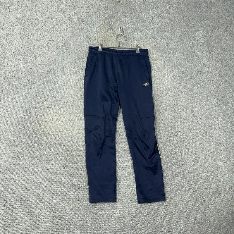 New Balance Logo Functional Navy Pants L